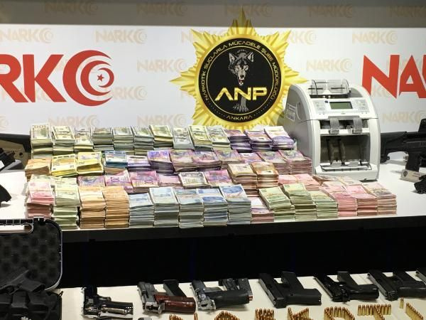 Uyuşturucu Baronu Halil Arslantaş'ta yakalanan takı setine fiyat biçilemedi