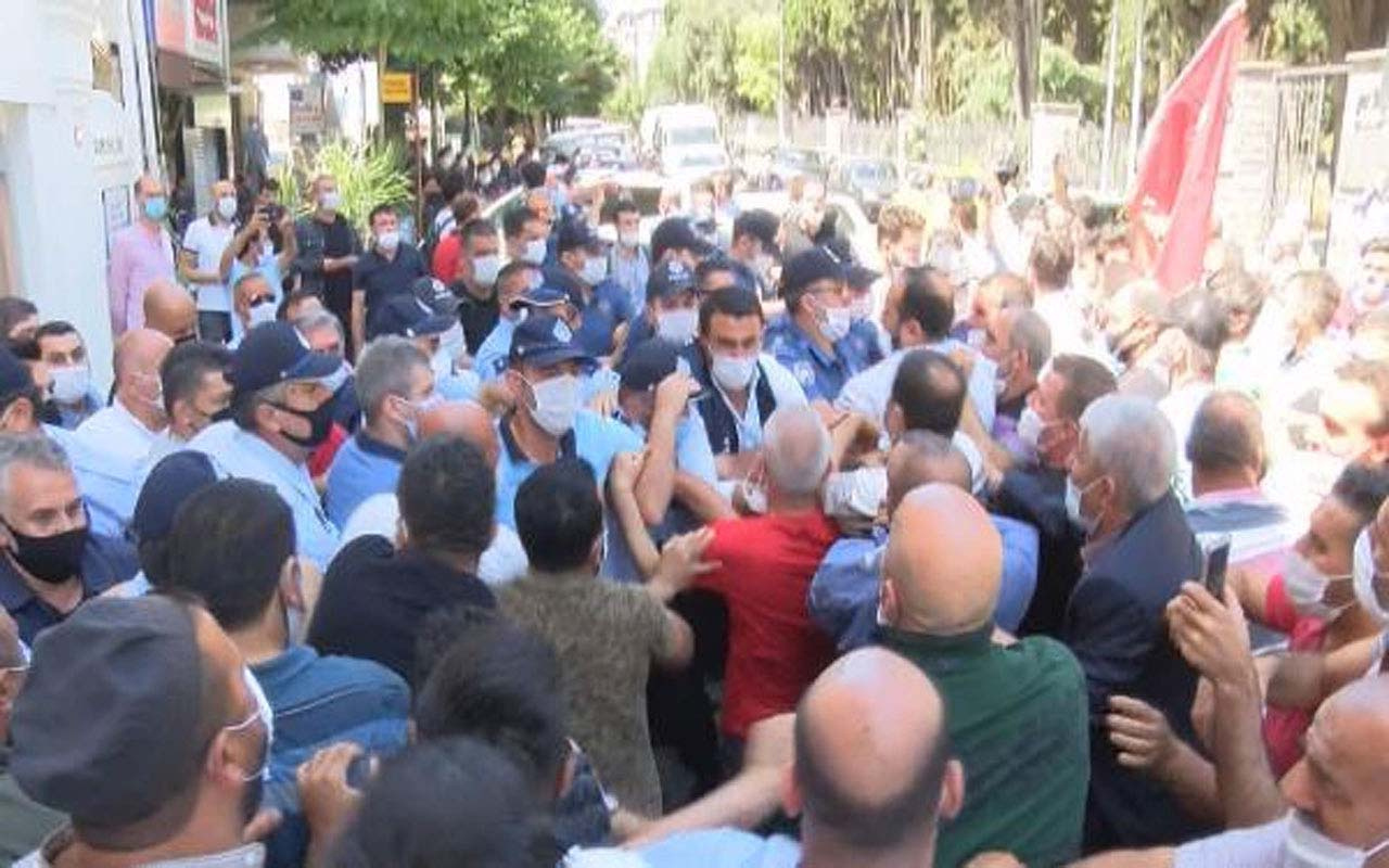 Bakırköy Belediyesi önünde pazarcı esnafı toplandı arbede yaşandı!