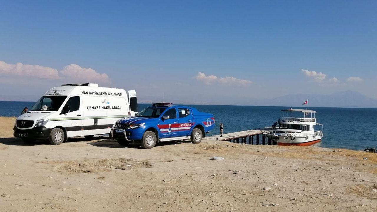 Van Gölü'ndeki tekne faciasında can kaybı 37'ye yükseldi