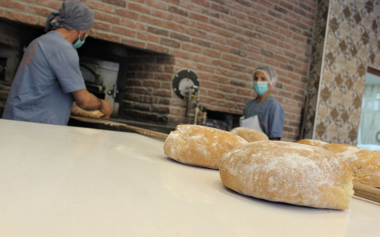 Bursa'da ürettiği ekmeğin ünü ülke sınırlarını aştı 12 liradan satıyor