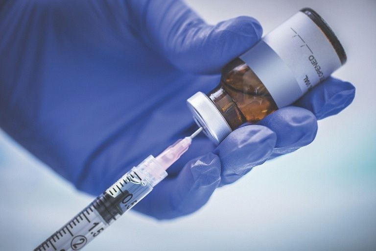 Koronavirüsün bulaşıcılığını bitiren aşı Danimarka'da bulundu