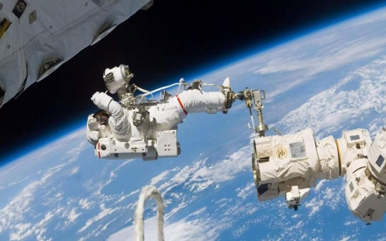 Yılın üçüncü uzay yürüyüşü başladı ISS'de batarya değişimi