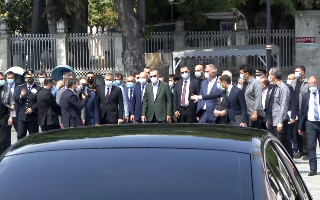 Cumhurbaşkanı Erdoğan, Ayasofya Camisi'nde incelemelerde bulundu
