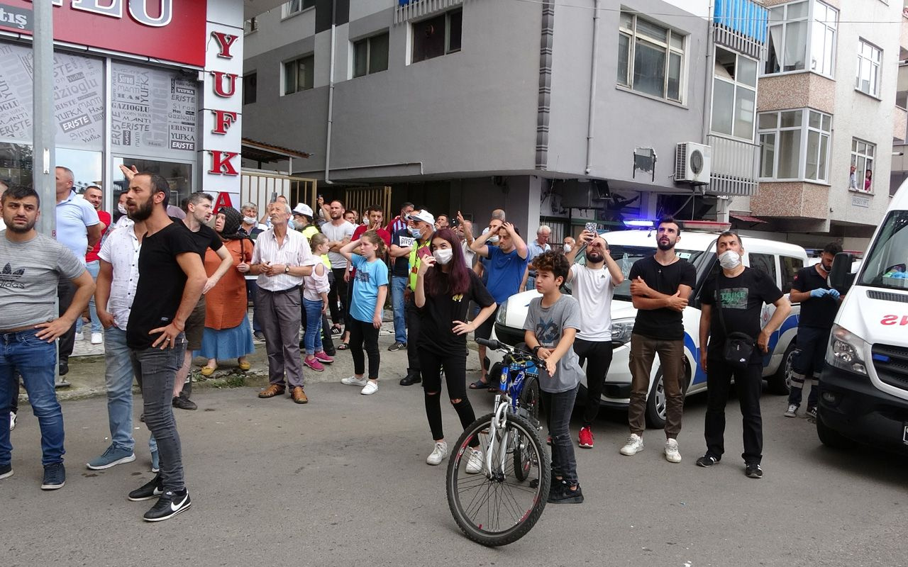 Trabzon'da binada yangın çıktı herkes izlemek için birbiriyle yarıştı