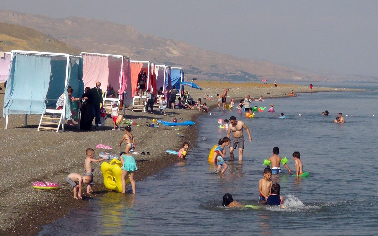 Van Gölü deniz meraklılarının uğrak mekanı olmaya başladı Bodrum'u aratmıyor