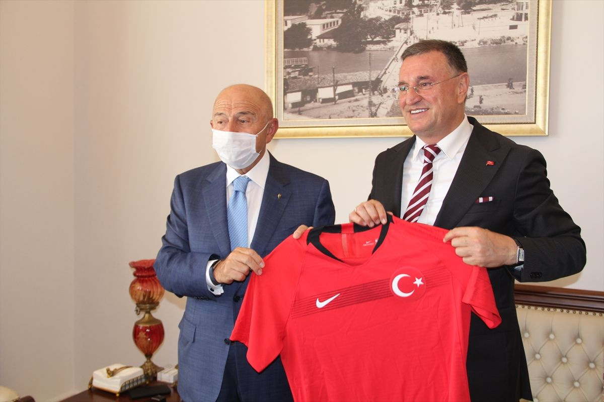 Nihat Özdemir Hatayspor'un yeni stadını inceledi