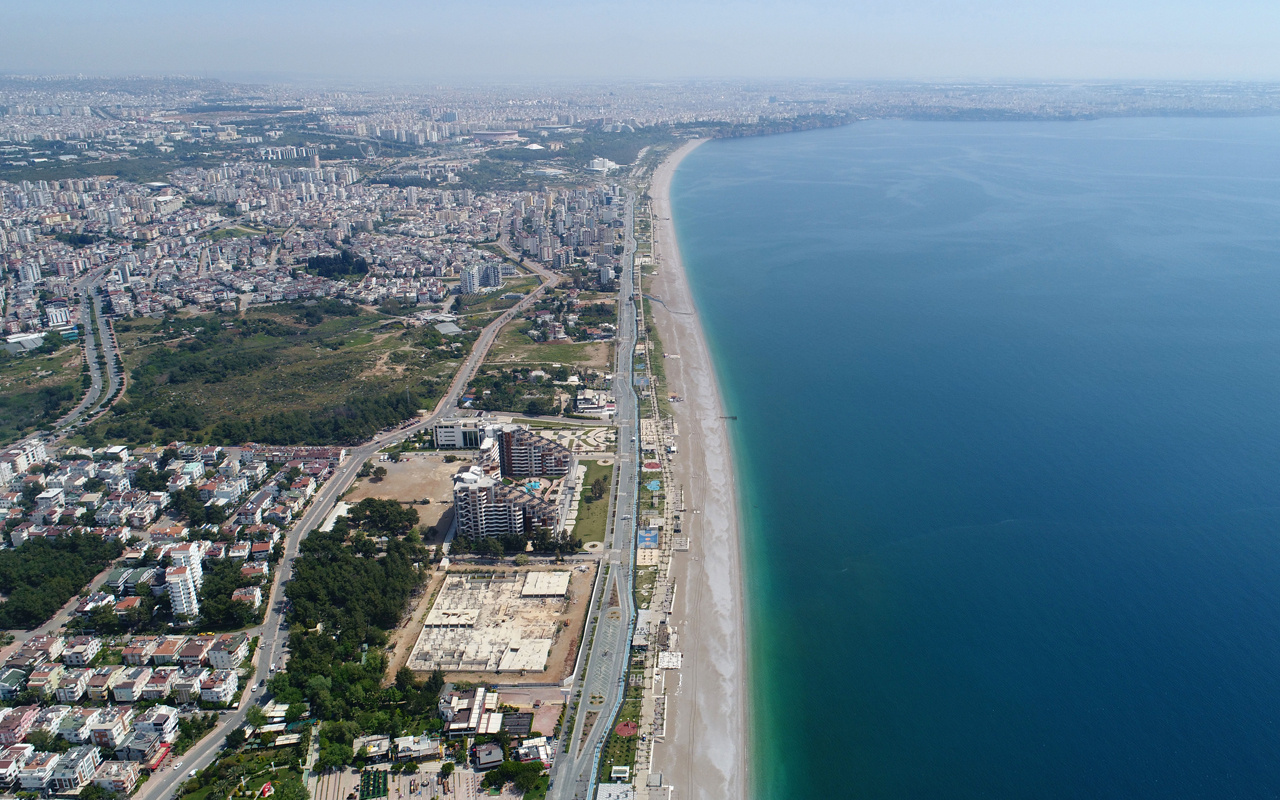 Antalya Konyaaltı plajına ilişkin ürküten tespit! 60 yılda 35 metre gitti