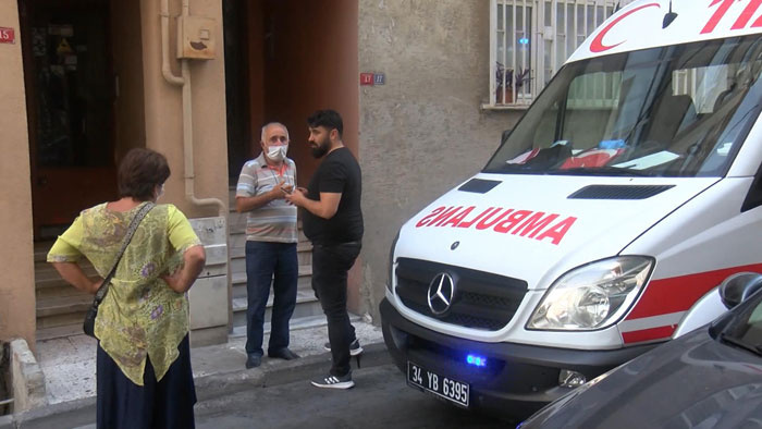 Beyoğlu'nda kardeşinin cesediyle 15 gün aynı evde yaşadı ...