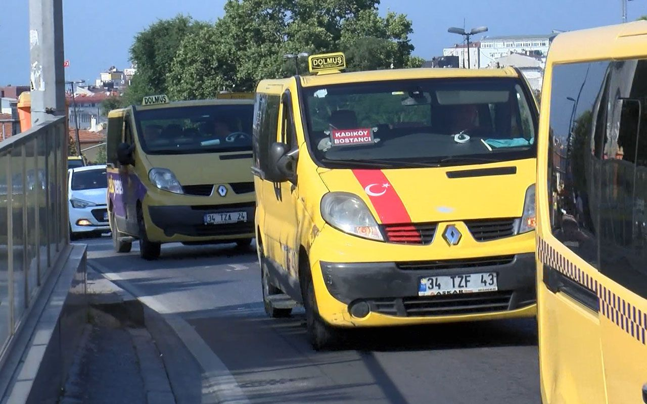 İstanbul Büyükşehir Belediyesi'nde dolmuşçuların 'Taksi plakası' eylemi!