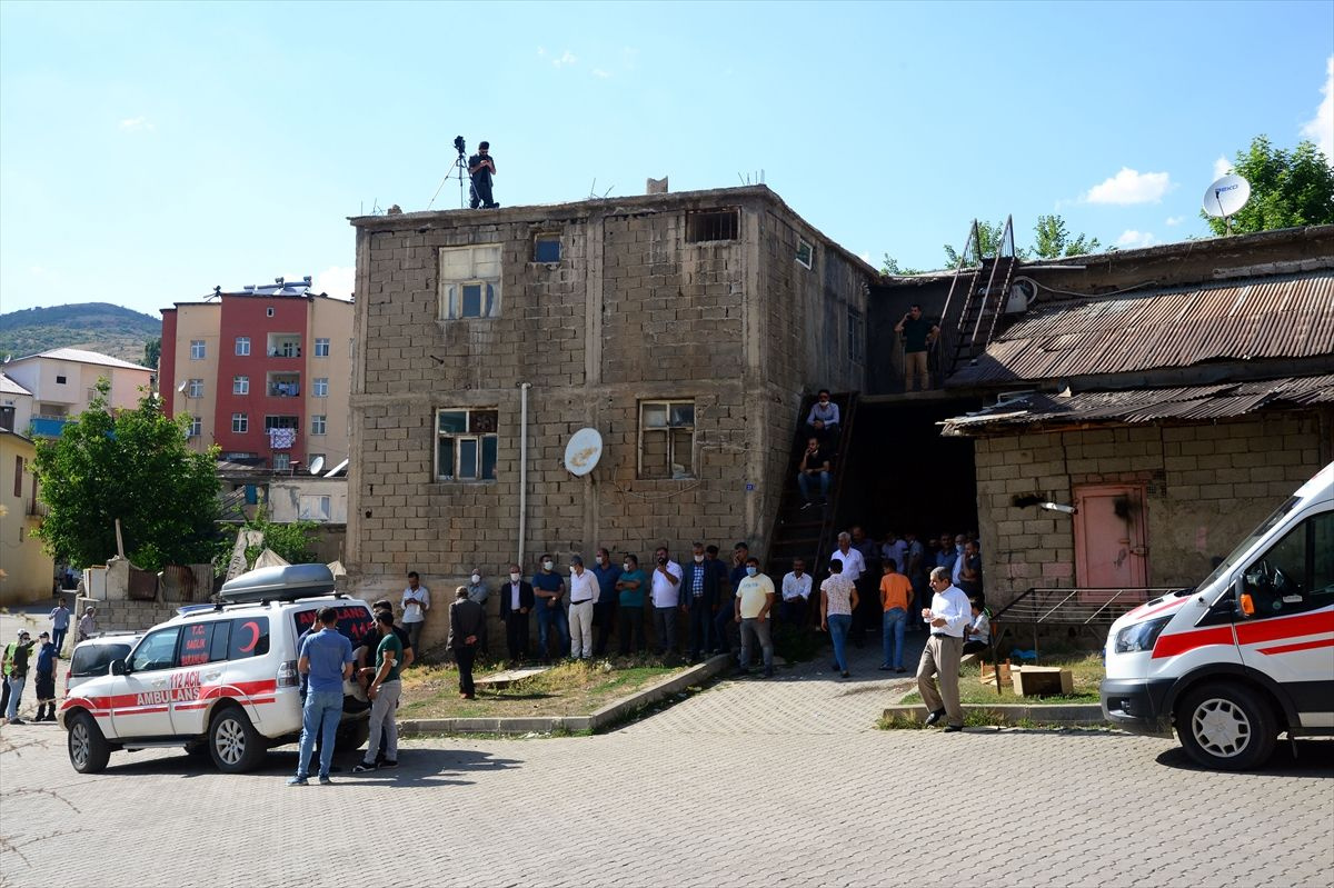 Muğla'da öldürülen Pınar Gültekin'in cenazesi Bitlis'te defnedildi