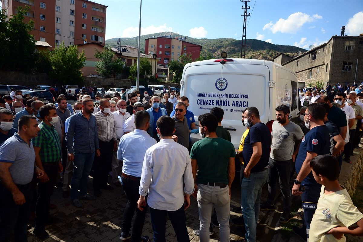 Muğla'da öldürülen Pınar Gültekin'in cenazesi Bitlis'te defnedildi