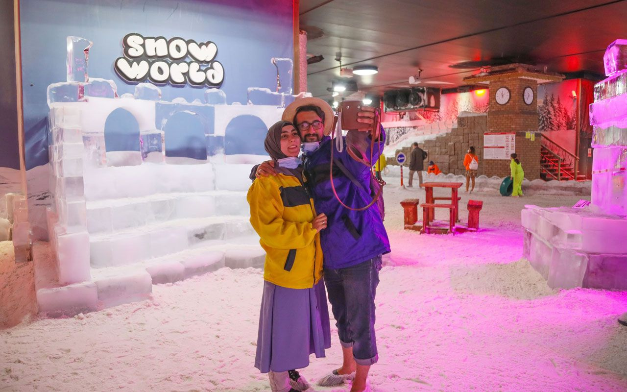 Antalya'da 40 derecede yaşanan kış havası turist ve çocukların vazgeçilmezi oldu
