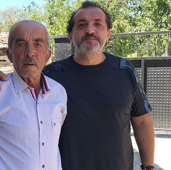 MasterChef Mehmet Yalçınkaya'yı yıkan ölüm babası hayatını kaybetti