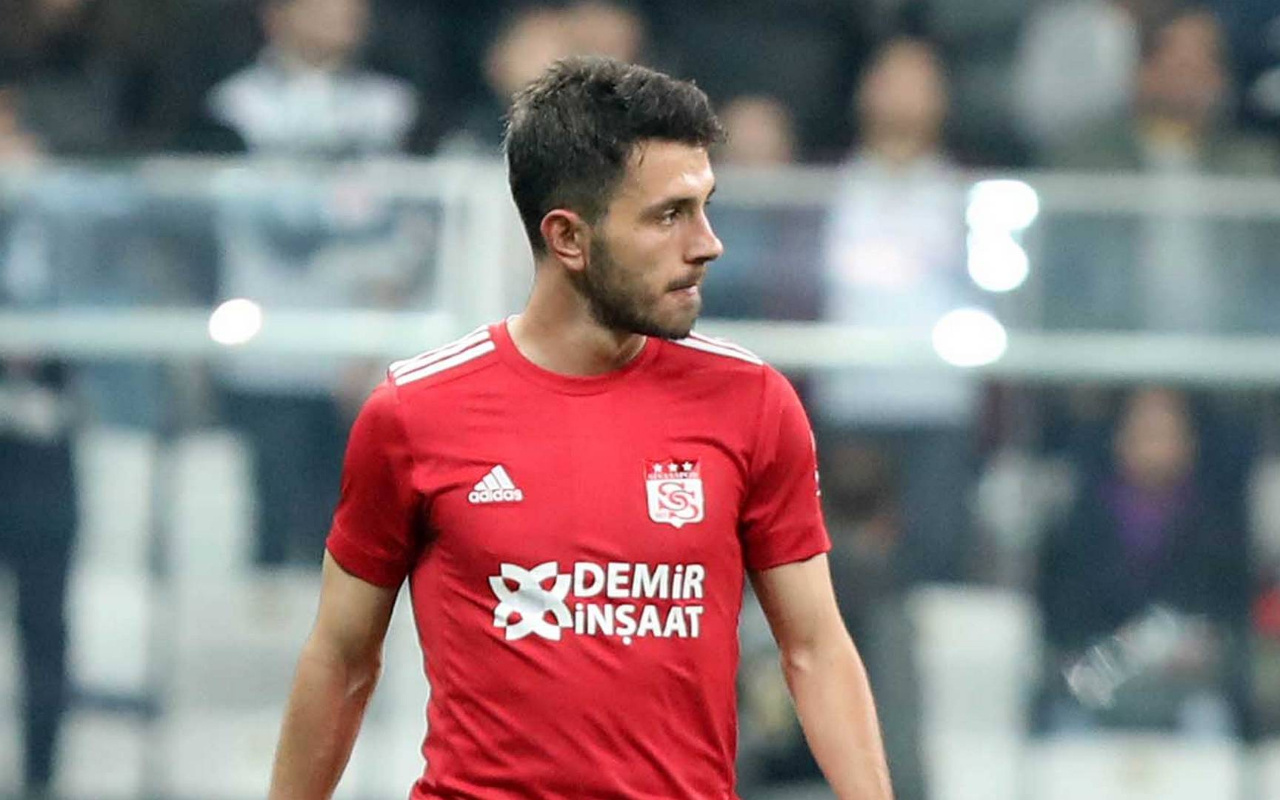 Emre Kılınç'ın Galatasaray'a transferini açıkladı