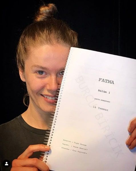 Burcu Biricik Netflix dizisi 'Fatma' için kolları sıvadı Instagram'dan böyle duyurdu