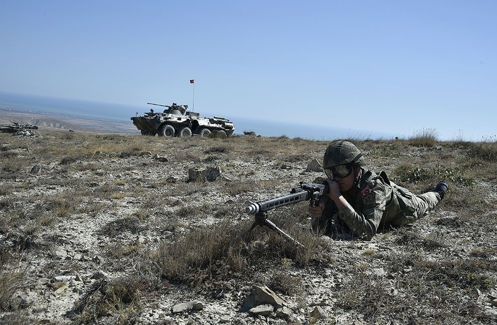 Türkiye ve Azerbaycan'ın ortak askeri tatbikatı sürüyor