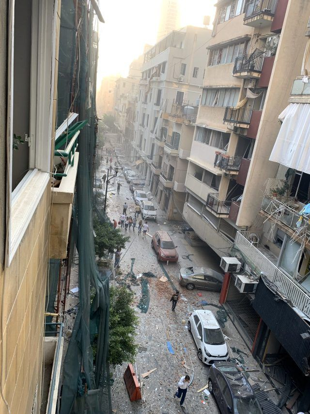 Lübnan'ın başkenti Beyrut'ta büyük patlama! Ölü ve yaralılar var