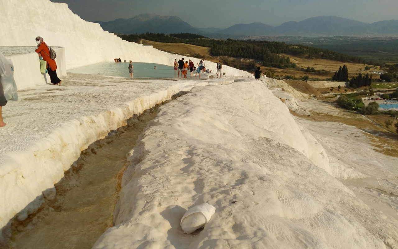 Denizli'deki beyaz cennetten utandıran görüntü! Pamukkale'nin haline bakın