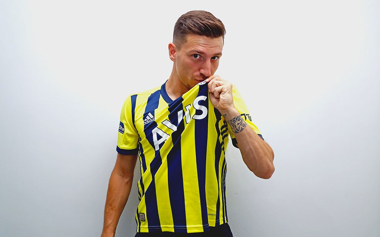 Fenerbahçe'de yıldız ismin lisansı çıktı!