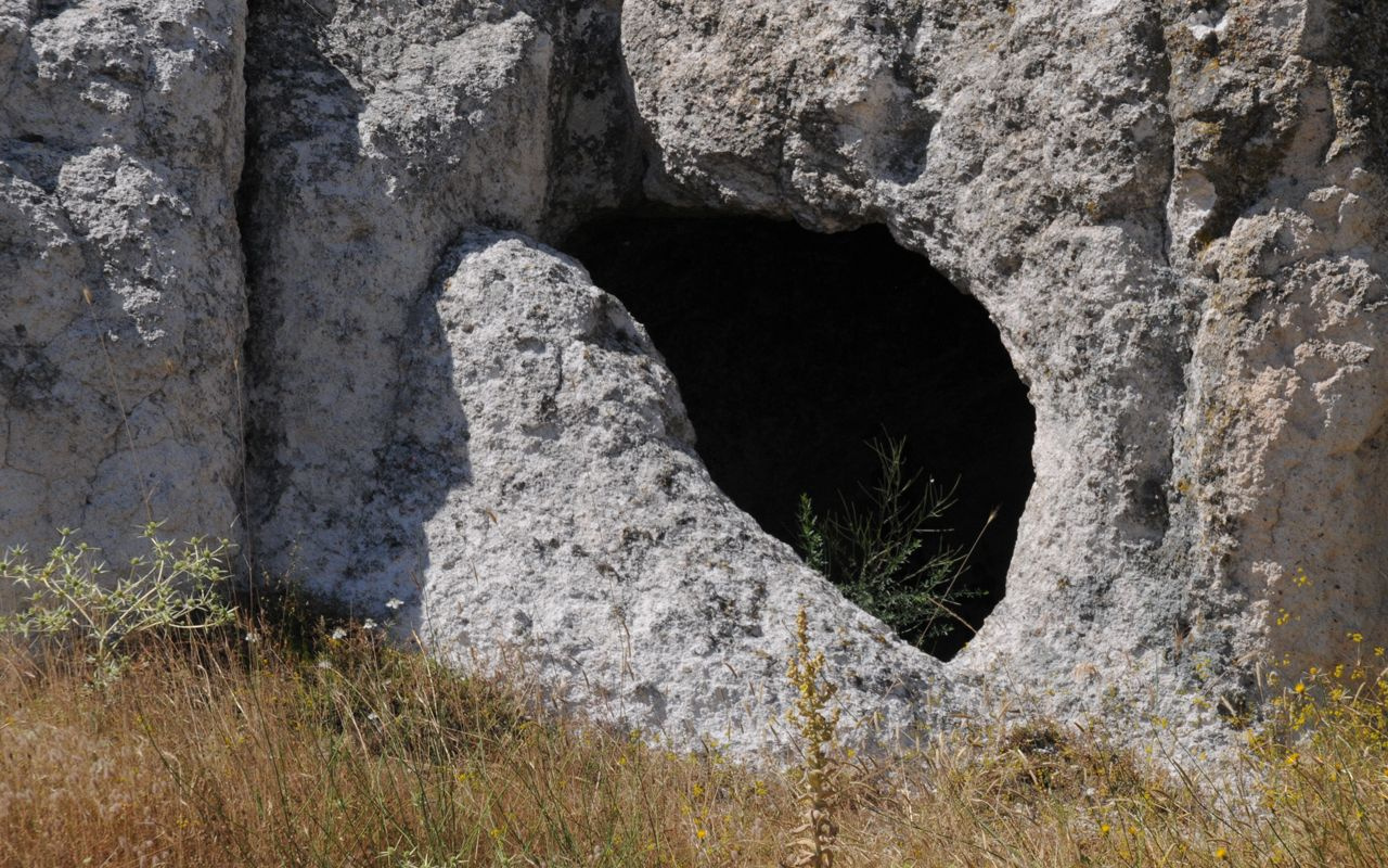 Eskişehir'de kimse bilmiyor! Friglerin yaşadığı mağaralar ilk defa görüntülendi