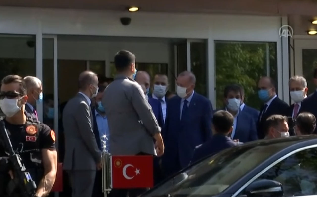 Cumhurbaşkanı Erdoğan Çatladıkapı Sosyal Tesisleri'nde öğle yemeği yedi