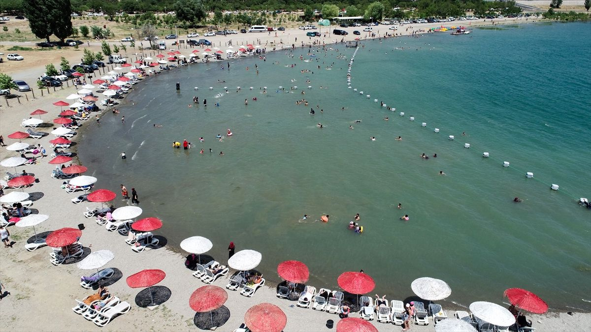 Türkiye'nin gizli denizi! Elazığ'daki Hazar Gölü göreni şaşırtıyor
