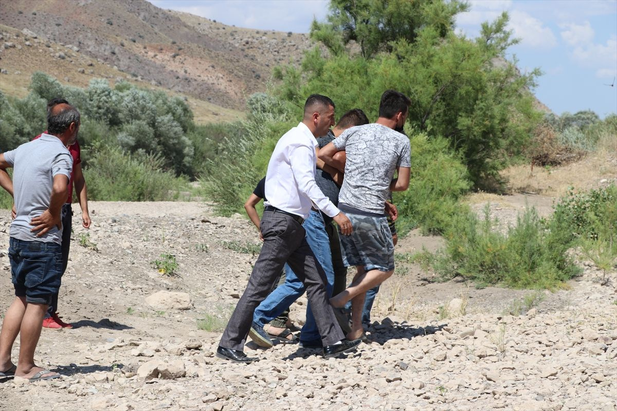 Kayseri'de Kızılırmak'a giren baba ve 2 çocuğu boğuldu