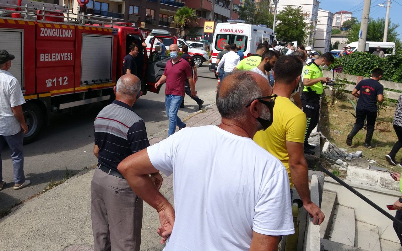 Zonguldak'ta virajı alamayan kamyonet bina boşluğuna düştü