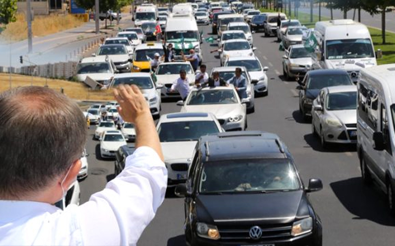 Davutoğlu'ndan Diyarbakır'da gövde gösterisi! Rojbaş diye başladı