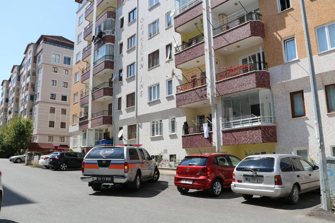 Sivas'taki bir apartmanda temizlik malzemesi kokusu paniğe yol açtı