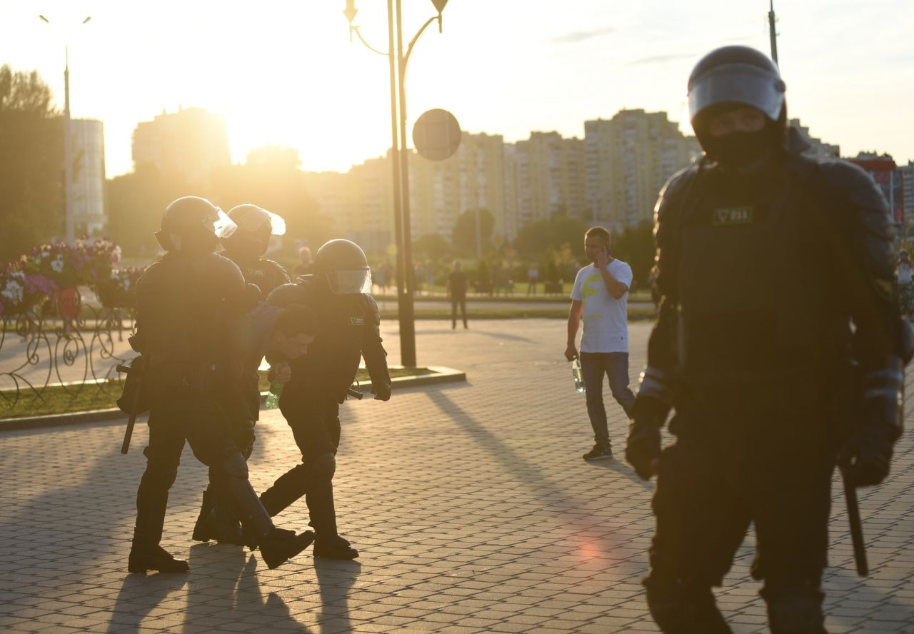 Belarus'ta sular durulmuyor! Yüzde 80 oy aldı ülke karıştı