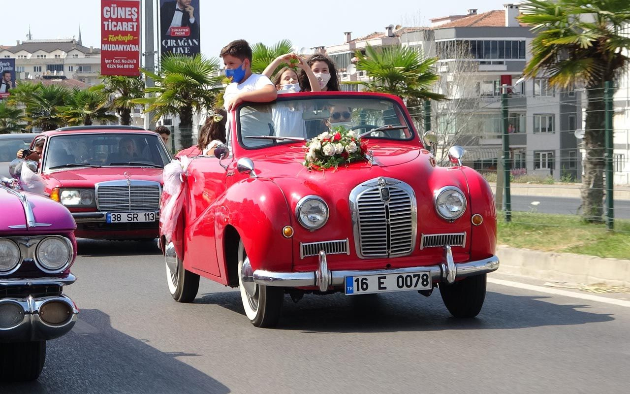 Bursa'da en havalı düğün konvoyu tüm gözleri üzerine çekti