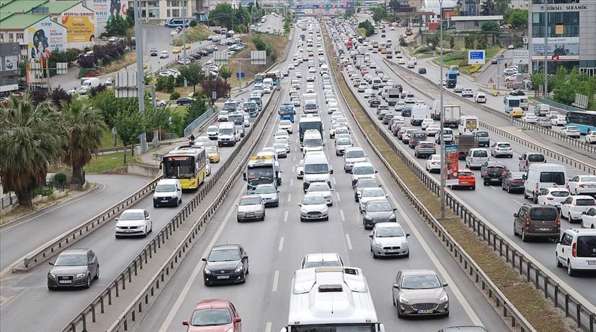 Otomobil sahiplerine trafik sigortasında indirim müjdesi! Taksit sayısı da artırıldı