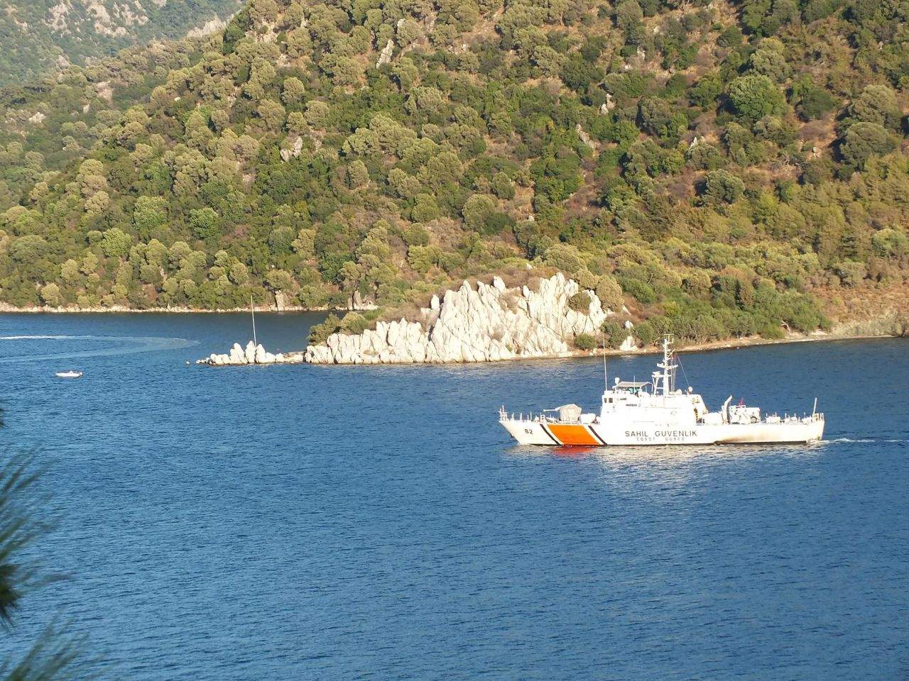 Yunan sahil güvenliği tekneye ateş açtı 3 yaralı