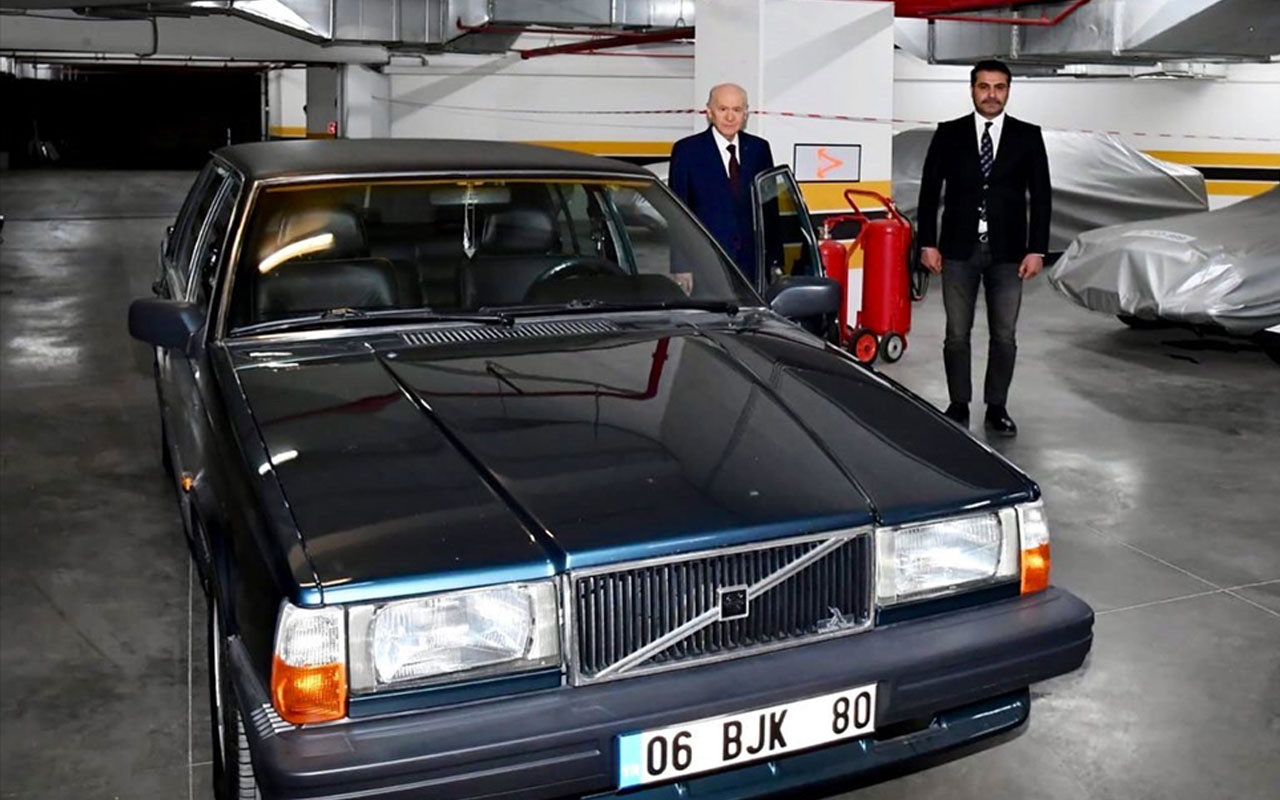 MHP Genel Başkanı Devlet Bahçeli 'BJK' plakalı aracını Avukat Serkan Toper'e hediye etti