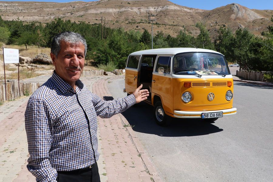 Sivas'ta 44 yaşındaki aracına 100 bin lira teklif ettiler satmadı