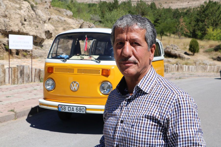 Sivas'ta 44 yaşındaki aracına 100 bin lira teklif ettiler satmadı