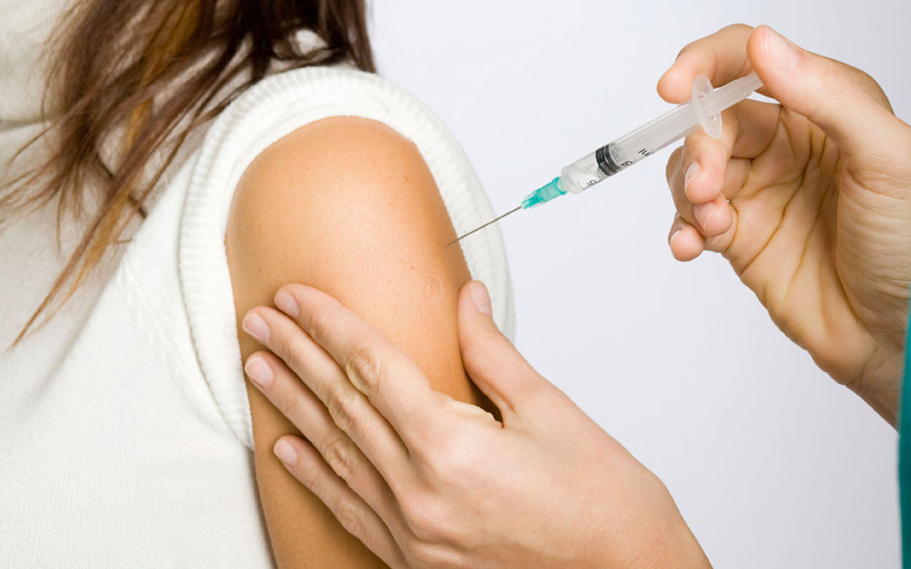 Bilim Kurulu üyesi Selma Metintaş grip aşısı yaptırın, korona riskini azaltır diyor
