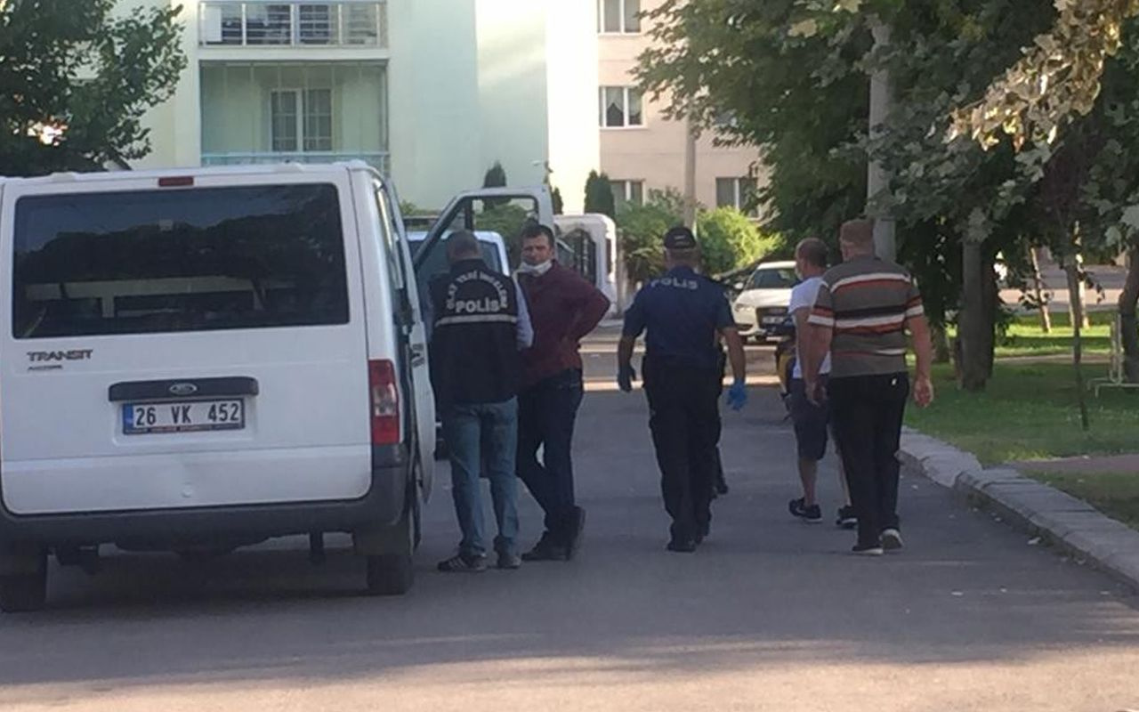Eskişehir'de balık tutan 3 arkadaş el bombası yakaladı