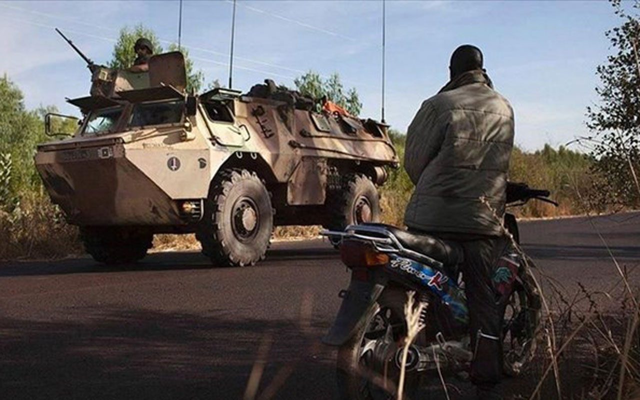 Mali'de askeri darbe girişimi: Meclis Başkanı ile Ekonomi ve Finans Bakanı tutuklandı