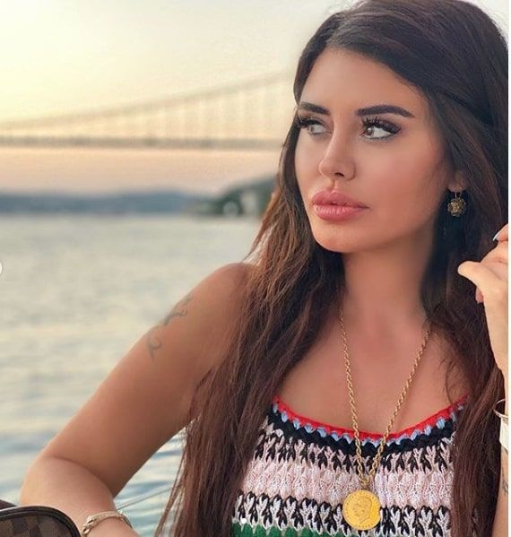 Ebru Polat tektaşını kendi aldı hem de yarım milyon değerinde! İşte o yüzük