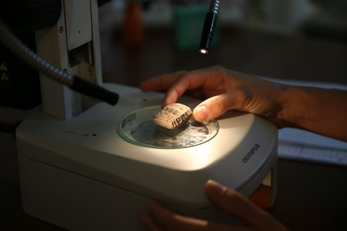 Hatay'daki kazılarda bulundu tam 3 bin 400 yıllık tablette bakın ne yazıyor!