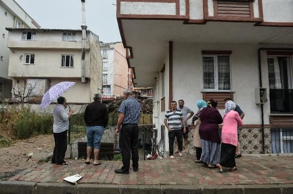 İstanbul'da sağanak etkili oldu! Arnavutköy'de ev ve iş yerlerini su bastı