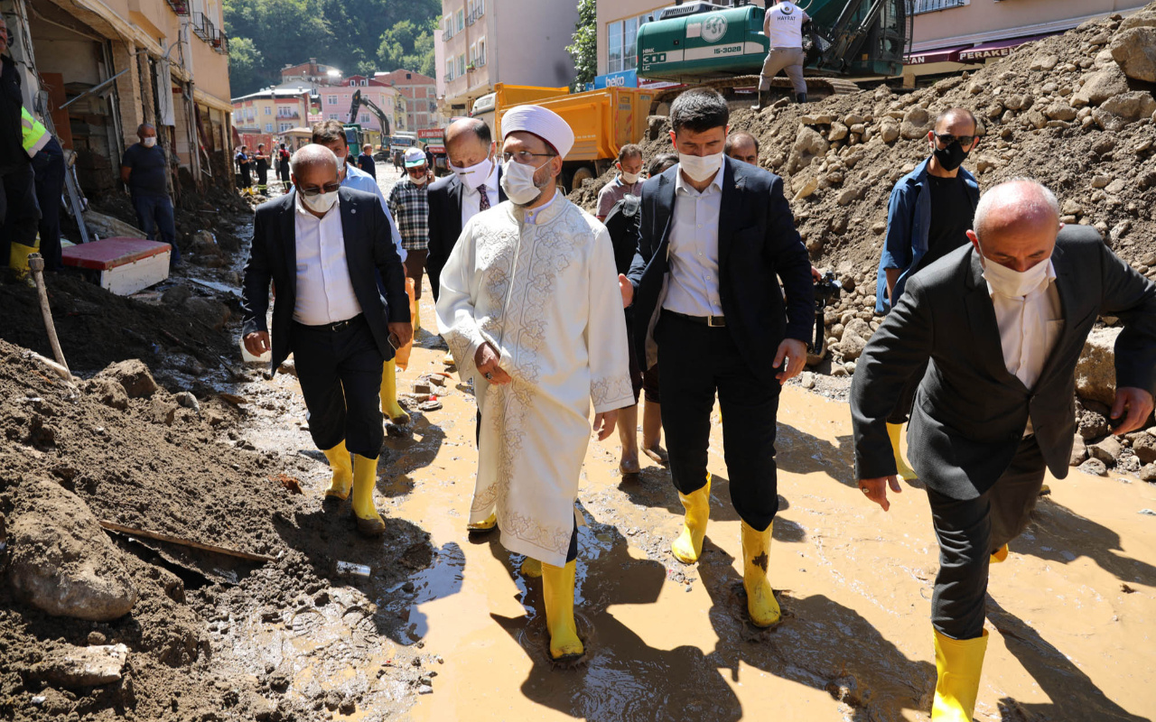 Diyanet İşleri Başkanı Ali Erbaş cübbesiyle Giresun'daki afet bölgesine girdi