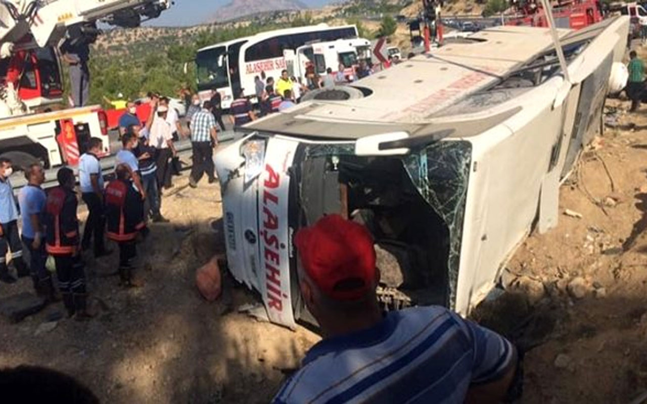 Mersin'de askerleri taşıyan otobüs kazası! Bir asker daha şehit oldu