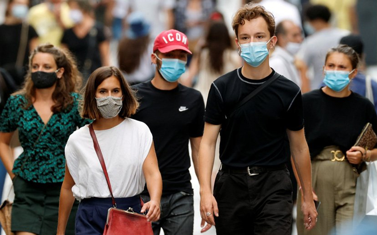 Fransa'dan koronavirüs tedbirlerine sıklaştırma: Açık alanda yemek ve sigara yasak