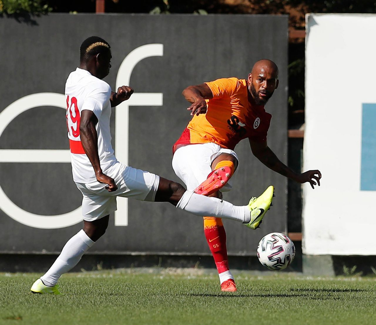 Galatasaray hazırlık maçında Ümraniyespor'u mağlup etti