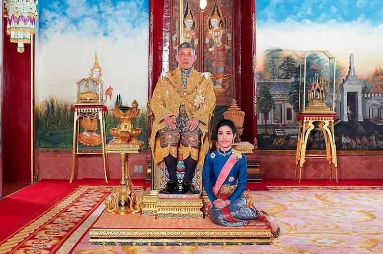 Tayland Kralı Maha Vajiralongkorn hapse attırdığı sevgilisini affetti