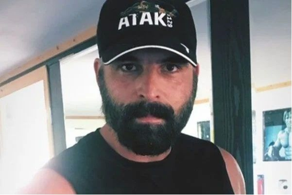 Mehmet Akif Alakurt takipçisine sinirlendi müstehcen küfrüyle ağızları açık bıraktı