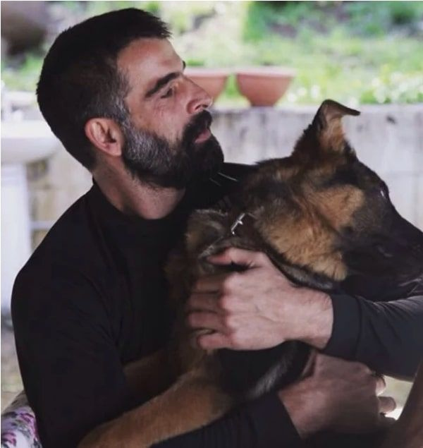 Mehmet Akif Alakurt takipçisine sinirlendi müstehcen küfrüyle ağızları açık bıraktı